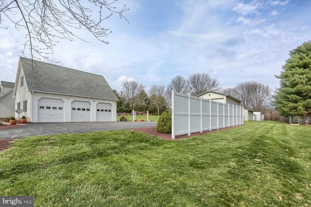 9421 CARLISLE RD, Dillsburg, PA 17019