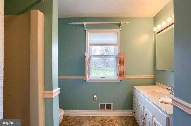 9421 CARLISLE RD, Dillsburg, PA 17019