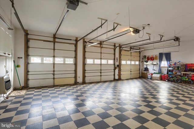 9421 CARLISLE RD, Dillsburg, PA 17019