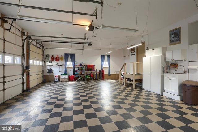 9421 CARLISLE RD, Dillsburg, PA 17019