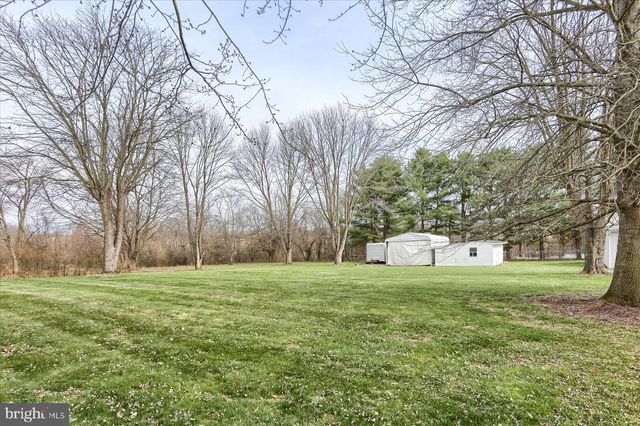 9421 CARLISLE RD, Dillsburg, PA 17019