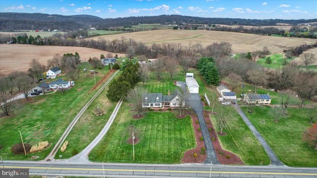 9421 CARLISLE RD, Dillsburg, PA 17019