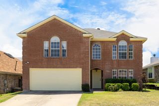 813 Silverbrook Drive, Saginaw, TX 76179