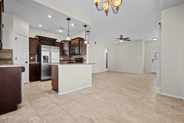 12148 CHERRY WOOD Lane, El Paso, TX 79934