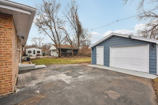 3120 Wilshire Avenue, Markham, IL 60428