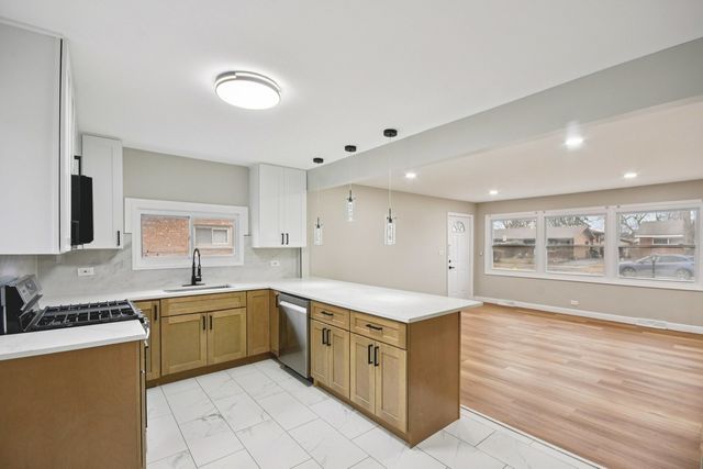 3120 Wilshire Avenue, Markham, IL 60428