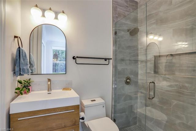 2862 Lone Pine LN, Naples, FL 34119