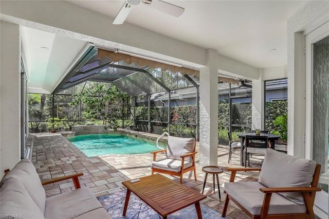 2862 Lone Pine LN, Naples, FL 34119