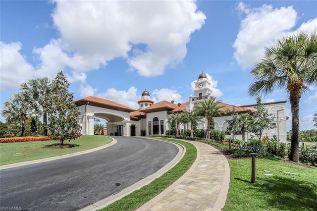 2862 Lone Pine LN, Naples, FL 34119