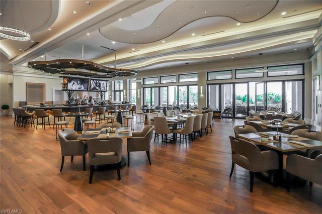 2862 Lone Pine LN, Naples, FL 34119