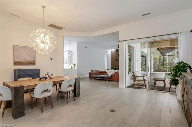 2862 Lone Pine LN, Naples, FL 34119