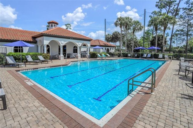 2862 Lone Pine LN, Naples, FL 34119
