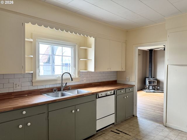 92747 HIGHWAY 202, Astoria, OR 97103