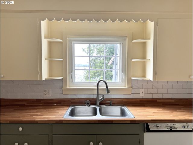 92747 HIGHWAY 202, Astoria, OR 97103