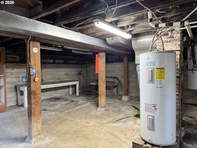 92747 HIGHWAY 202, Astoria, OR 97103