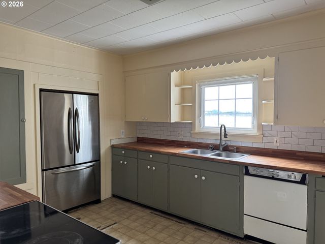 92747 HIGHWAY 202, Astoria, OR 97103