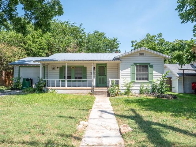 704 E Austin Ave, Round Rock, TX 78664