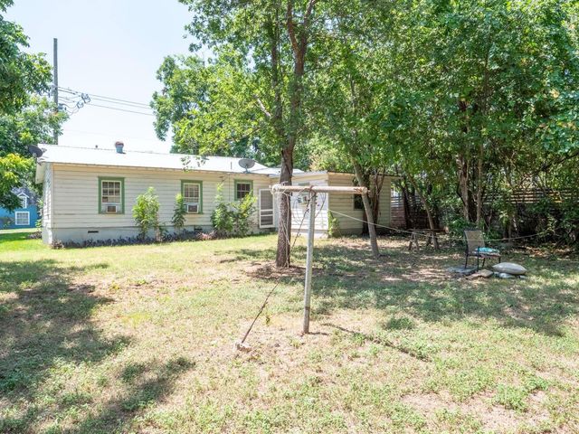704 E Austin Ave, Round Rock, TX 78664