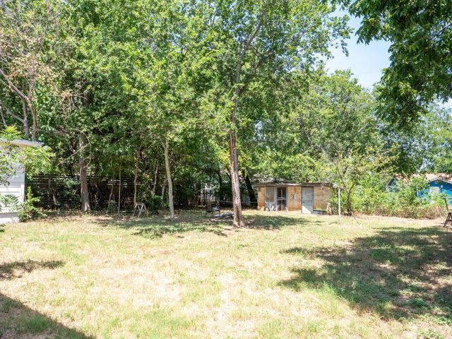 704 E Austin Ave, Round Rock, TX 78664