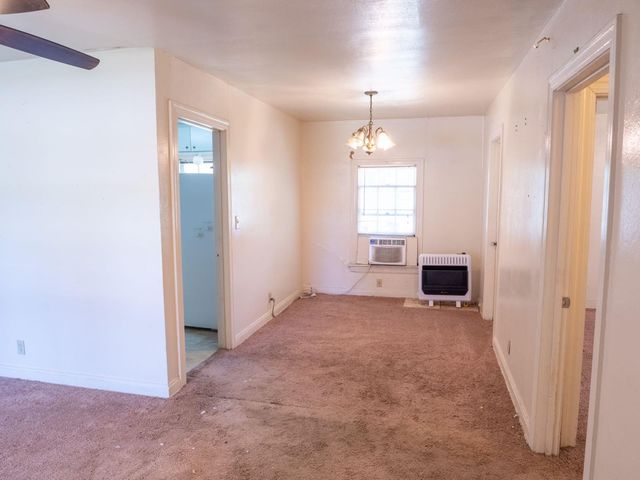 704 E Austin Ave, Round Rock, TX 78664