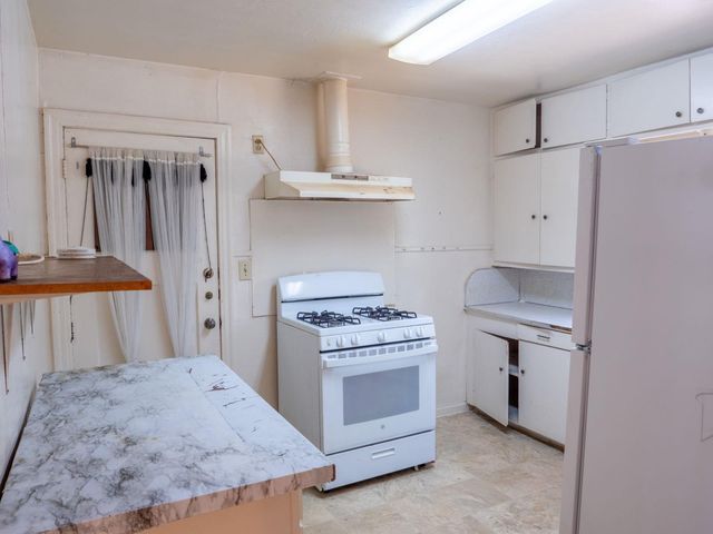 704 E Austin Ave, Round Rock, TX 78664