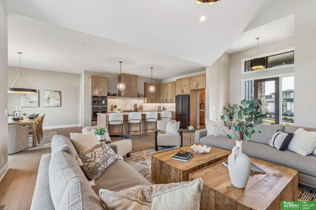 3538 S 210th Avenue, Elkhorn, NE 68022