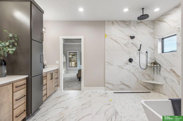 3538 S 210th Avenue, Elkhorn, NE 68022