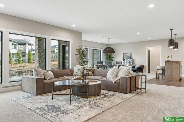 3538 S 210th Avenue, Elkhorn, NE 68022