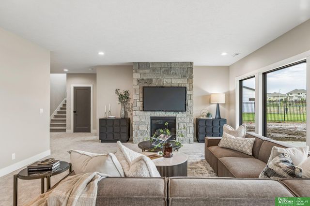3538 S 210th Avenue, Elkhorn, NE 68022