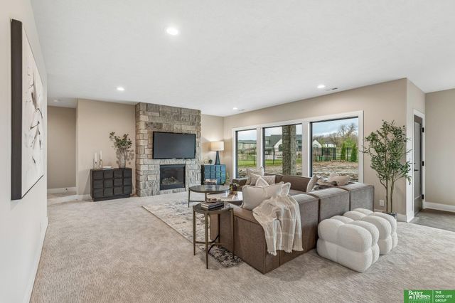 3538 S 210th Avenue, Elkhorn, NE 68022