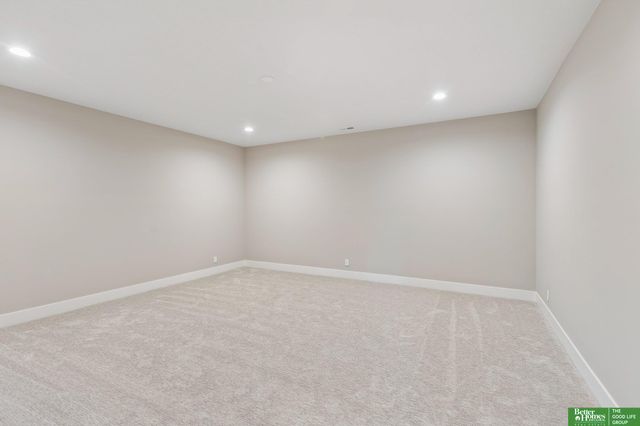 3538 S 210th Avenue, Elkhorn, NE 68022