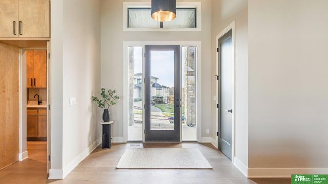 3538 S 210th Avenue, Elkhorn, NE 68022