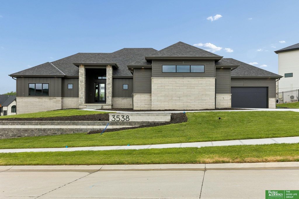 3538 S 210th Avenue, Elkhorn, NE 68022