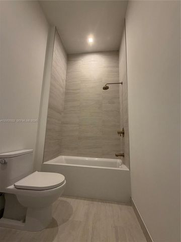 77 SE 5th street 1010, Miami, FL 33131