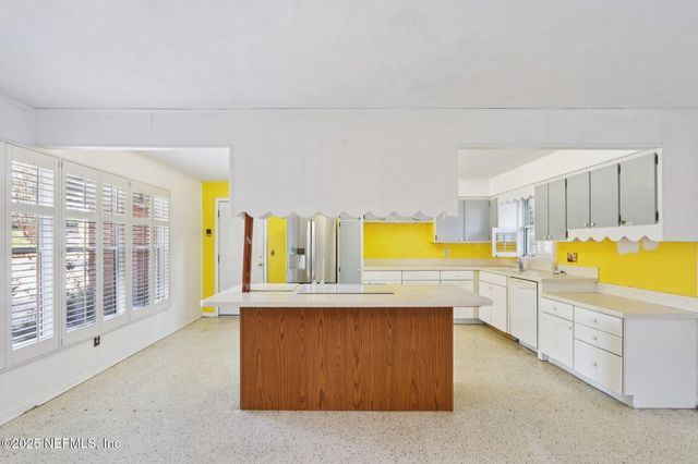 5709 ST ISABEL Drive, Jacksonville, FL 32277