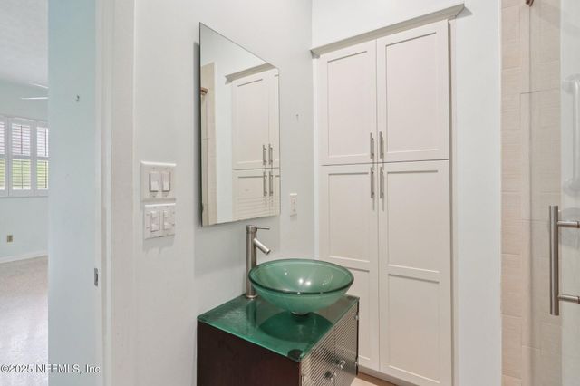 5709 ST ISABEL Drive, Jacksonville, FL 32277