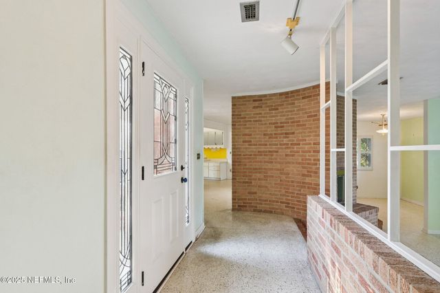 5709 ST ISABEL Drive, Jacksonville, FL 32277