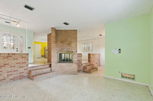 5709 ST ISABEL Drive, Jacksonville, FL 32277