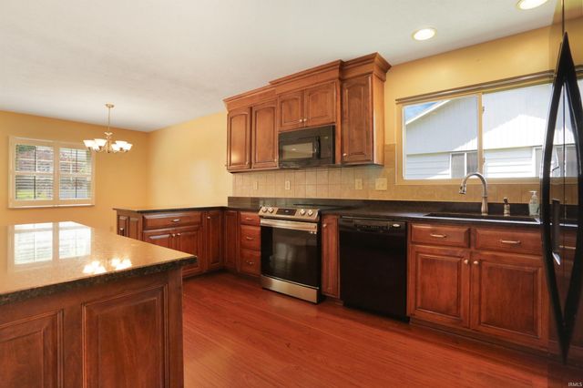 324 Indian Trail, Evansville, IN 47715