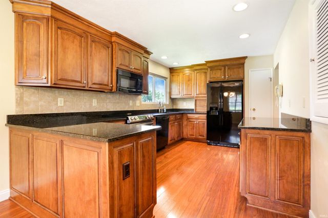 324 Indian Trail, Evansville, IN 47715