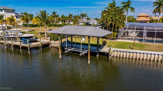 2579 Eighth AVE, St James City, FL 33956