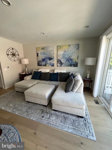 10324 GROSVENOR PL, North Bethesda, MD 20852