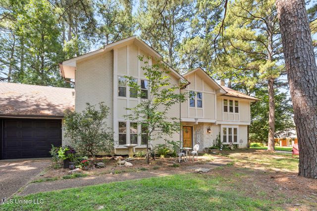 1503 Northlake Circle, Jackson, MS 39211