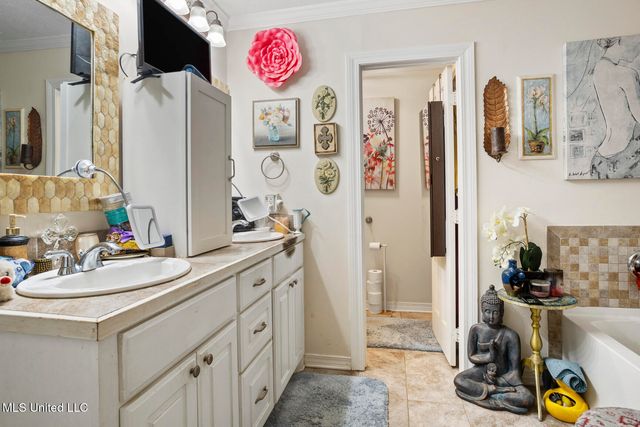 1503 Northlake Circle, Jackson, MS 39211
