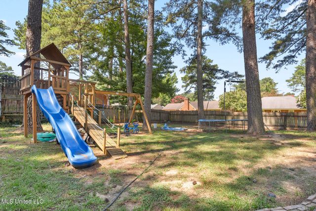 1503 Northlake Circle, Jackson, MS 39211