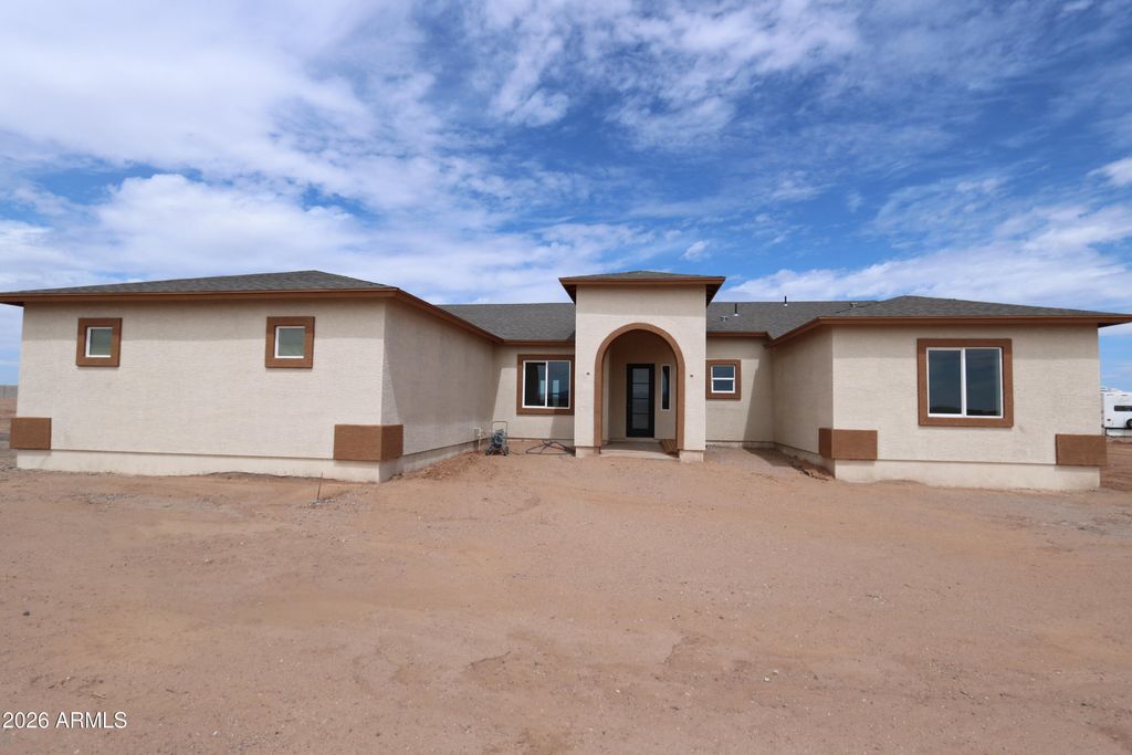 23316 W BARWICK Drive, Wittmann, AZ 85361