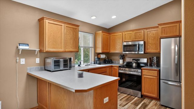 17821 N Colfax St, Colbert, WA 99005