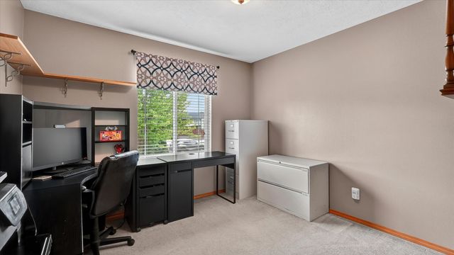 17821 N Colfax St, Colbert, WA 99005