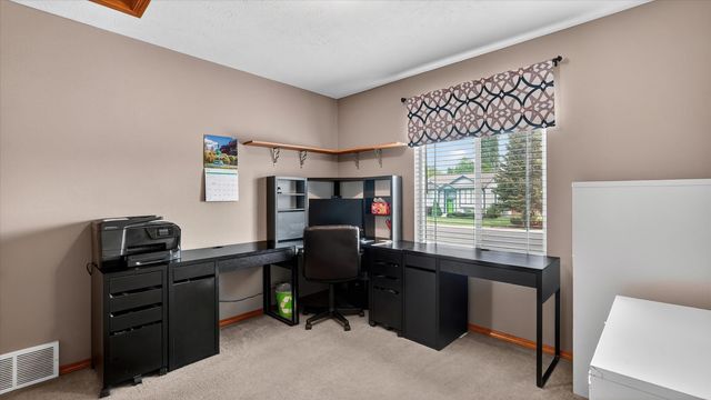 17821 N Colfax St, Colbert, WA 99005