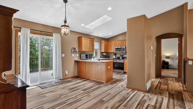 17821 N Colfax St, Colbert, WA 99005